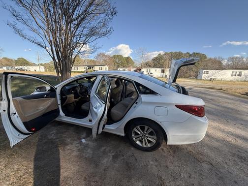 2013 Hyundai SONATA GLS