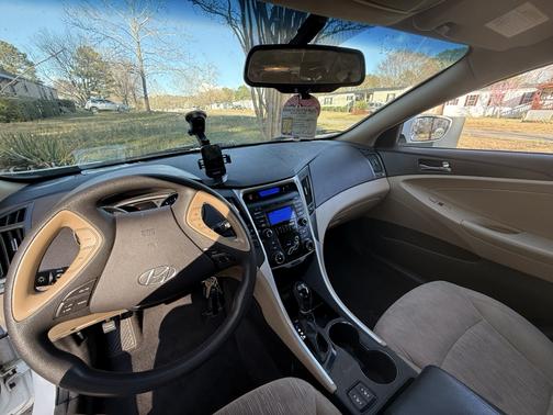 2013 Hyundai SONATA GLS