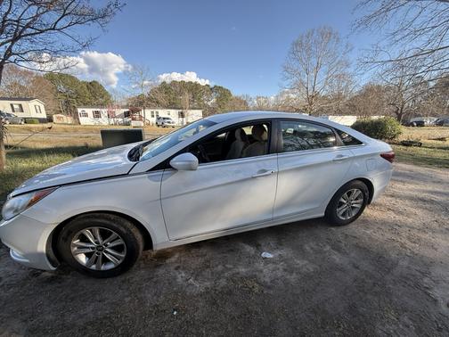 2013 Hyundai SONATA GLS