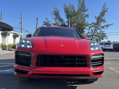 2023 Porsche Cayenne Cayenne GTS Coupe