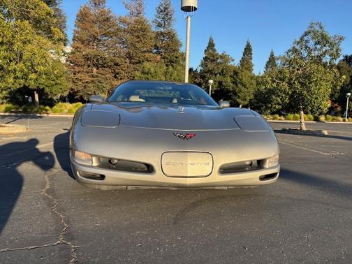 2000 Chevrolet Corvette Base