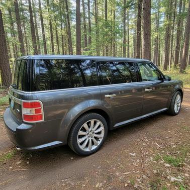 Gray 2017 Ford Flex Limited w/EcoBoost