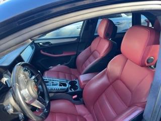 2020 Porsche Macan Macan Turbo