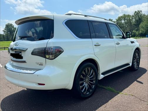 White 2015 INFINITI QX80 Limited