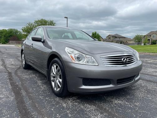 Gray 2009 INFINITI G37 x