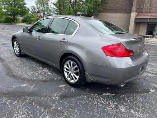 Gray 2009 INFINITI G37 x