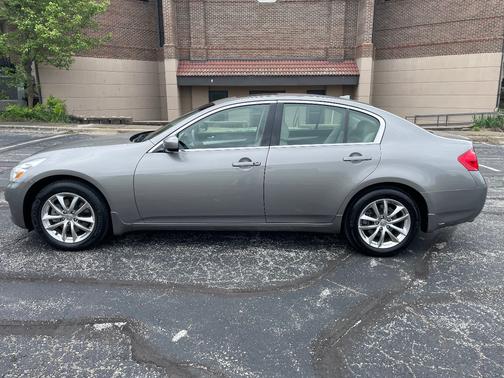 Gray 2009 INFINITI G37 x