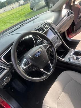 Red 2019 Ford Fusion SE