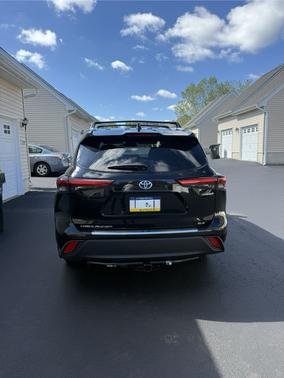 2023 Toyota Highlander Hybrid XLE Bronze
