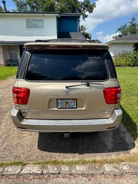 Gold 2004 Toyota Sequoia SR5