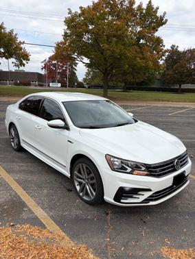 2017 Volkswagen Passat 1.8T R-Line w/Comfort