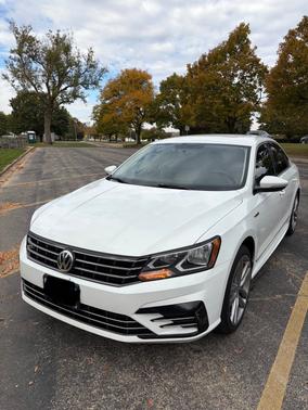 2017 Volkswagen Passat 1.8T R-Line w/Comfort