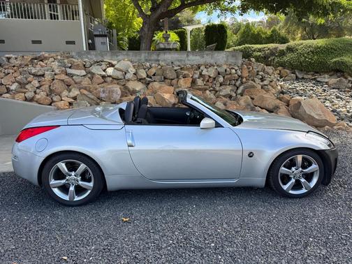 Silver 2007 Nissan 350Z Enthusiast