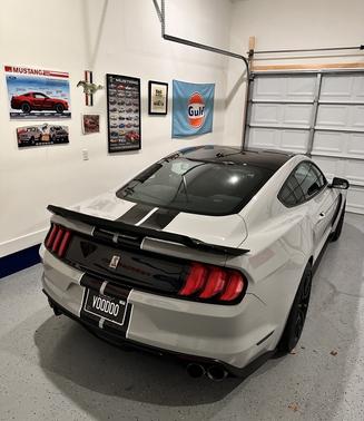 2017 Ford Shelby GT350 Base