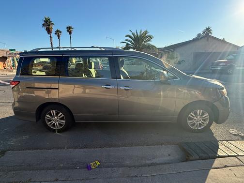 2015 Nissan Quest S