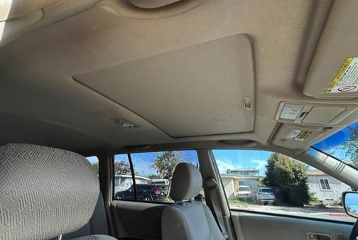 2003 Toyota Highlander Base