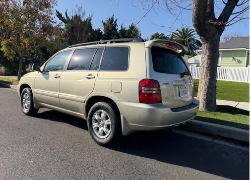 2003 Toyota Highlander Base
