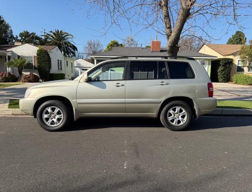 2003 Toyota Highlander Base