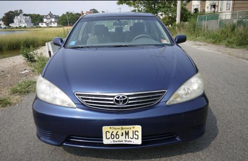 Blue 2005 Toyota Camry LE