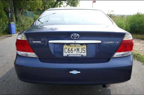 Blue 2005 Toyota Camry LE