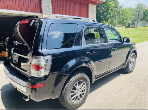 Black 2010 Mercury Mariner Premier