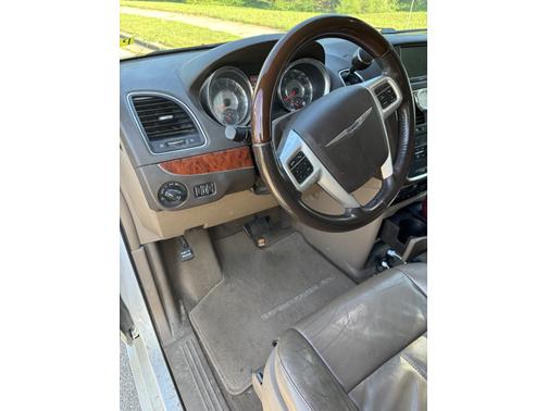 2015 Chrysler Town & Country Limited Platinum