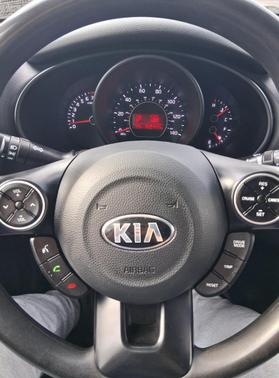 Black 2018 Kia Soul Base