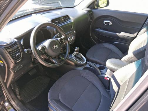 Black 2018 Kia Soul Base