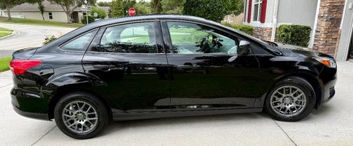 Black 2018 Ford Focus S