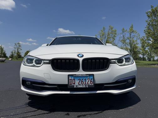 White 2018 BMW 330 i xDrive