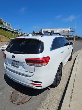 White 2016 Kia Sorento SXL