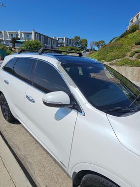 White 2016 Kia Sorento SXL
