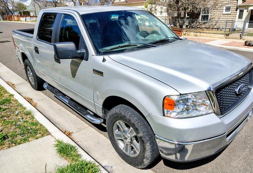 Silver 2007 Ford F-150 XLT SuperCrew