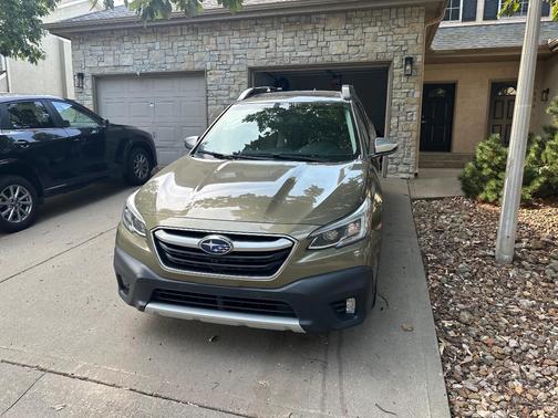 Green 2022 Subaru Outback Touring XT