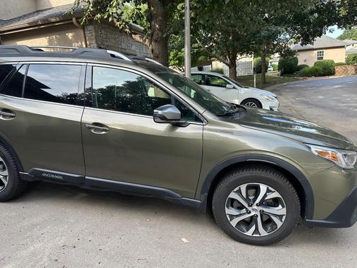 Green 2022 Subaru Outback Touring XT
