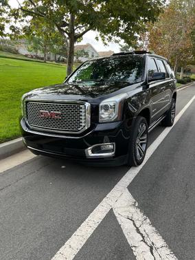 Black 2017 GMC Yukon Denali