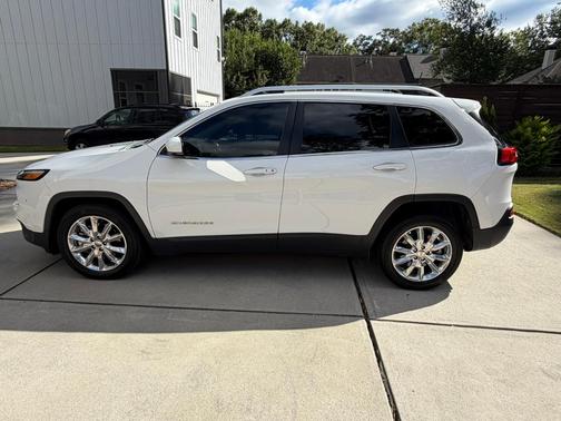 White 2016 Jeep Cherokee Limited