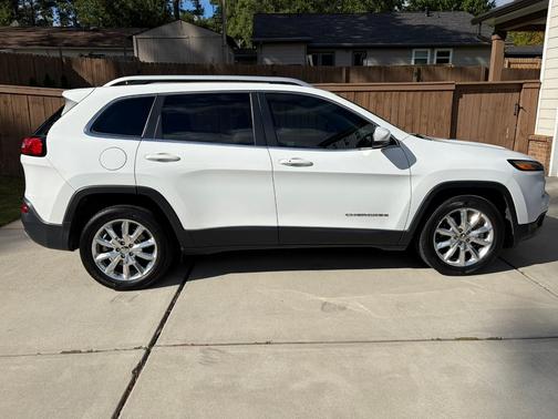 White 2016 Jeep Cherokee Limited