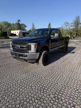 Black 2017 Ford F-250 XLT