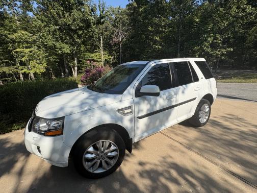 2014 Land Rover LR2 Base