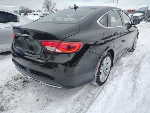 2015 Chrysler 200 Limited