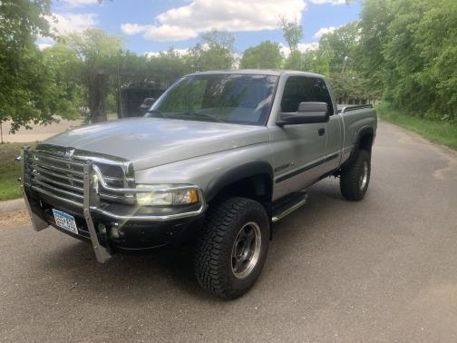Photo 2 of 24 of 2002 Dodge Ram 2500 Quad Cab