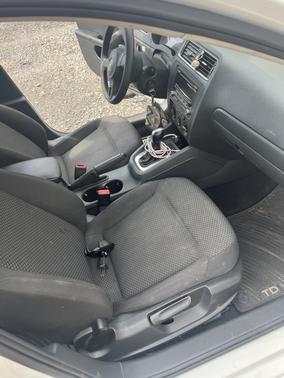 White 2014 Volkswagen Jetta TDI