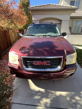Red 2003 GMC Envoy SLT