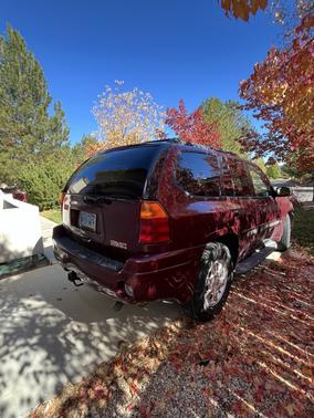 Red 2003 GMC Envoy SLT