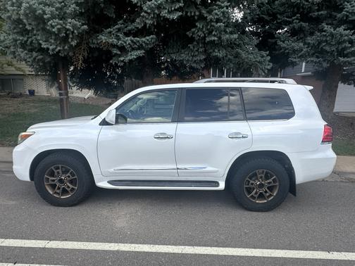 White 2008 Lexus LX 570 Base