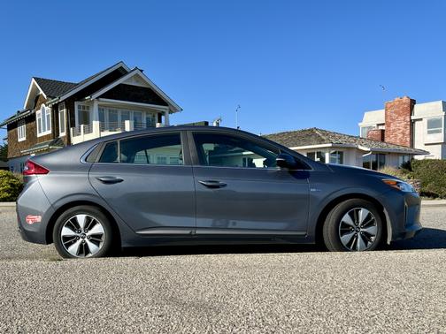 2018 Hyundai IONIQ Plug-In Hybrid Limited