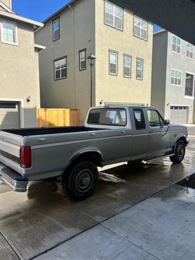 Silver 1992 Ford F-250 Custom SuperCab H/D