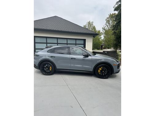 2022 Porsche Cayenne Turbo GT