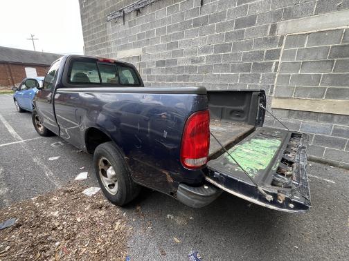 2002 Ford F-150 XL